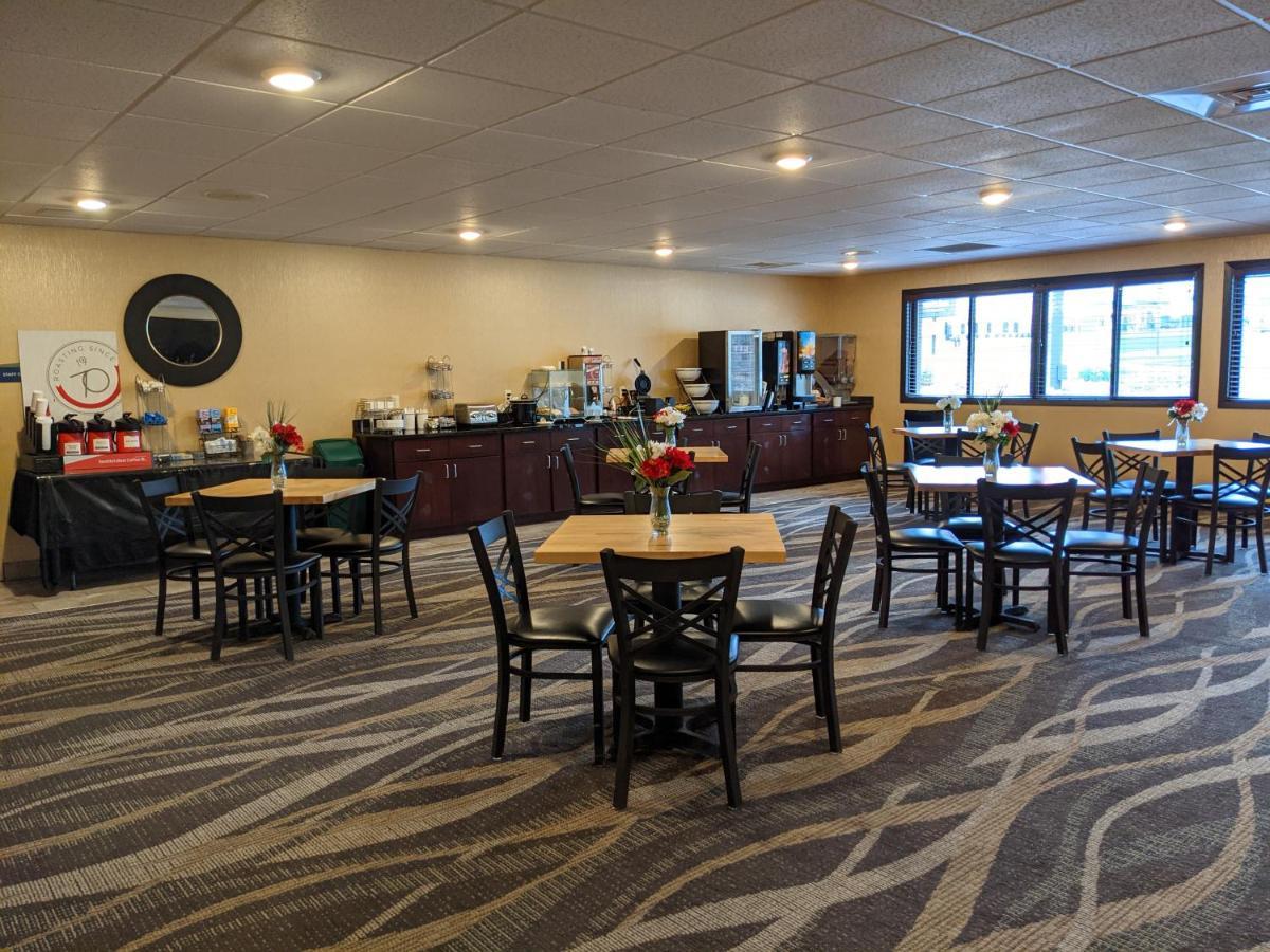 Cobblestone Inn&Suites - Merrill Extérieur photo