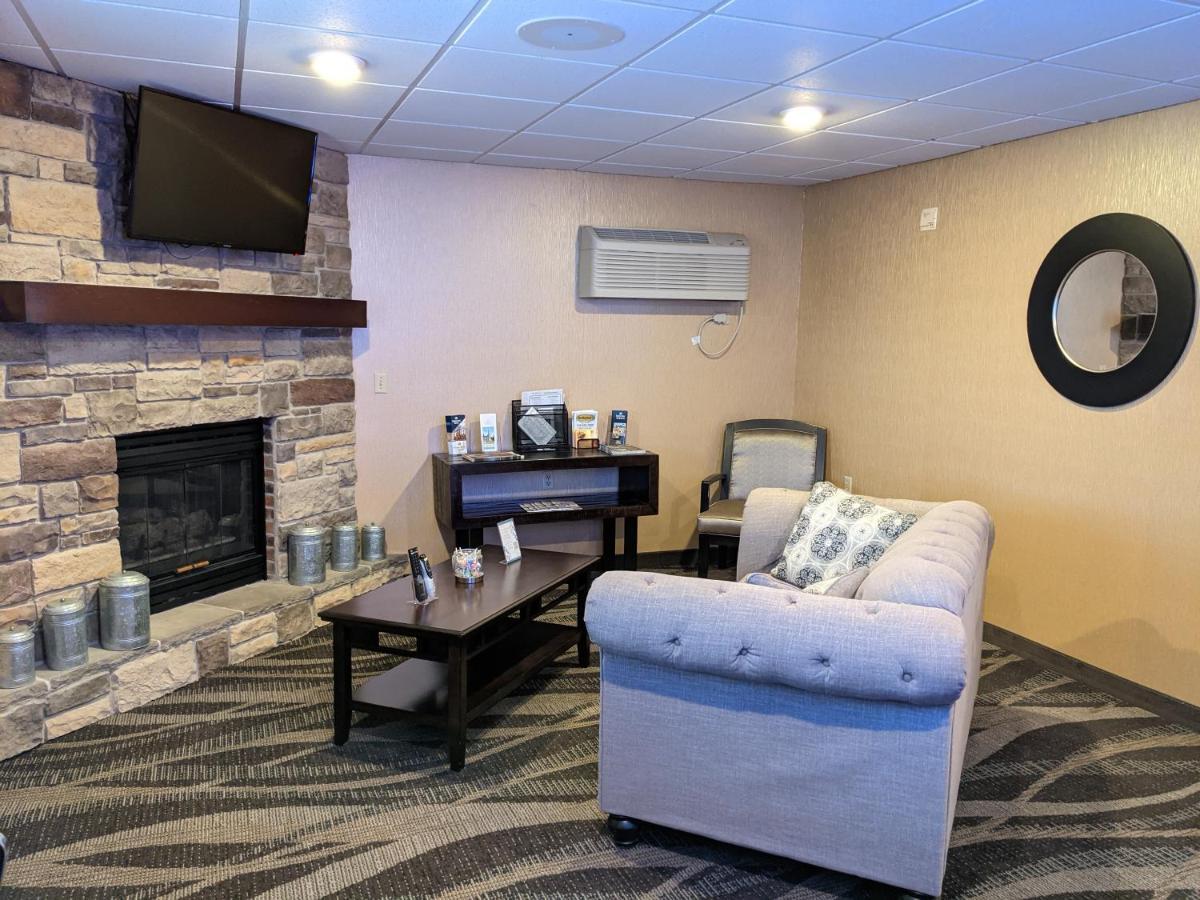 Cobblestone Inn&Suites - Merrill Extérieur photo