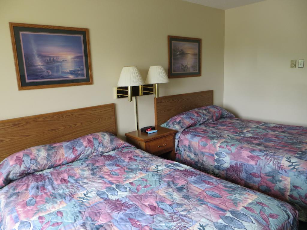 Cobblestone Inn&Suites - Merrill Chambre photo