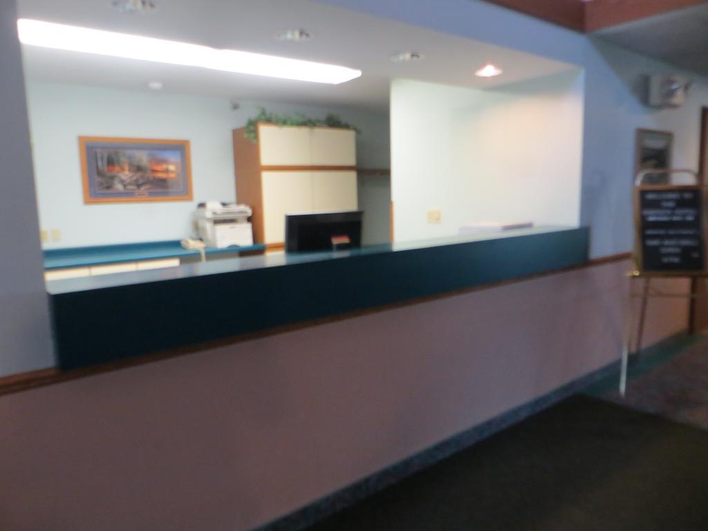 Cobblestone Inn&Suites - Merrill Extérieur photo