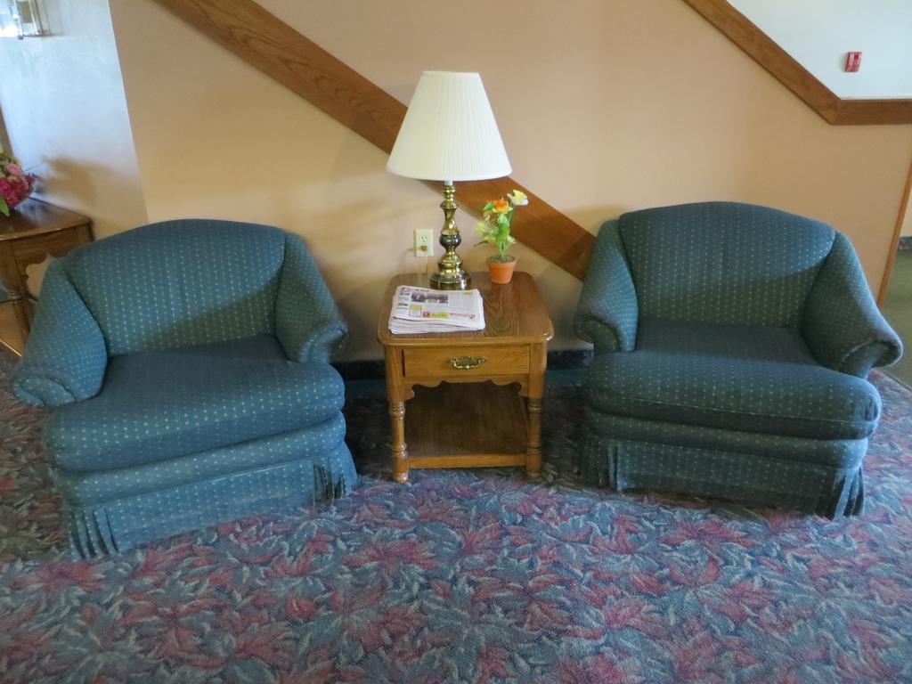 Cobblestone Inn&Suites - Merrill Extérieur photo