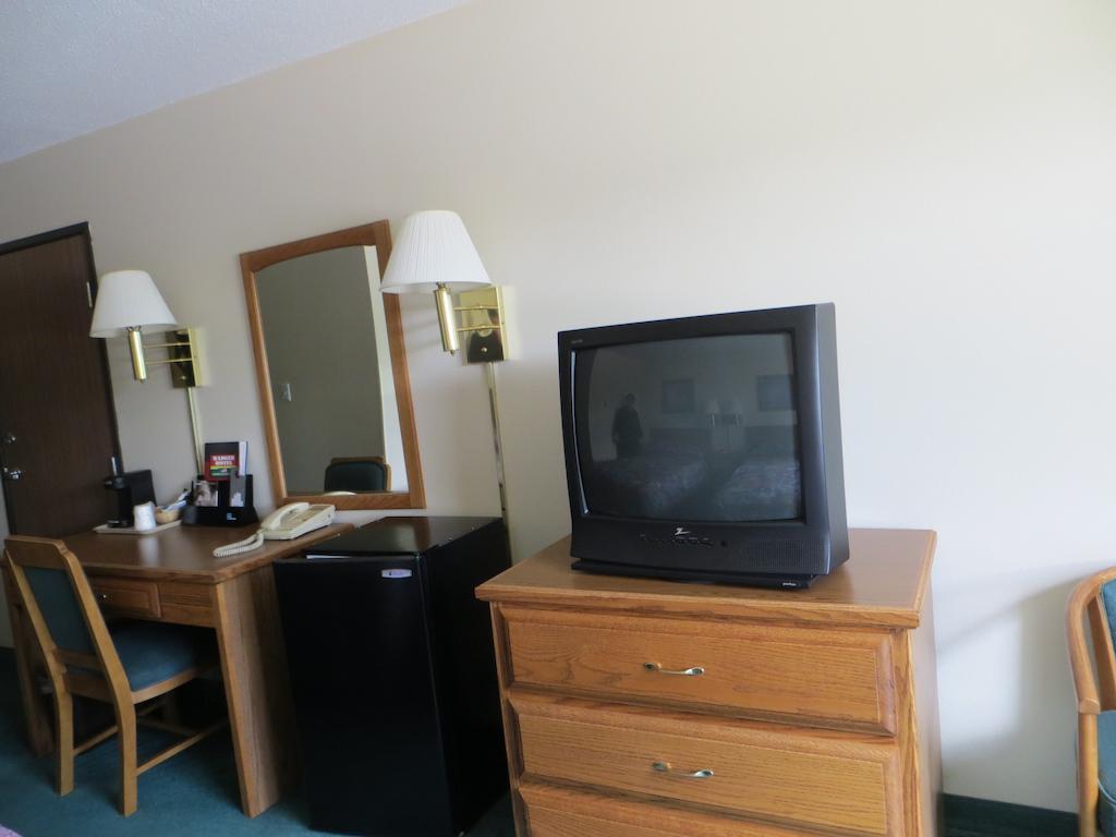 Cobblestone Inn&Suites - Merrill Chambre photo