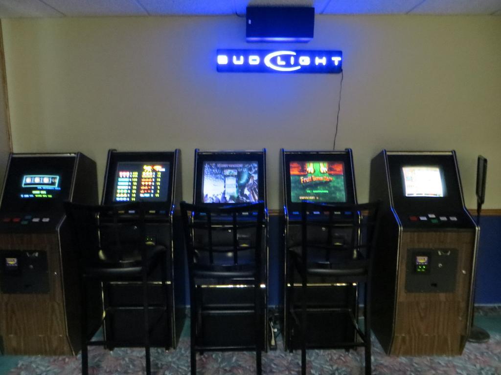 Cobblestone Inn&Suites - Merrill Extérieur photo