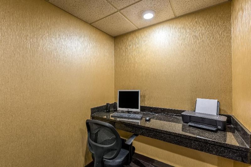 Cobblestone Inn&Suites - Merrill Extérieur photo