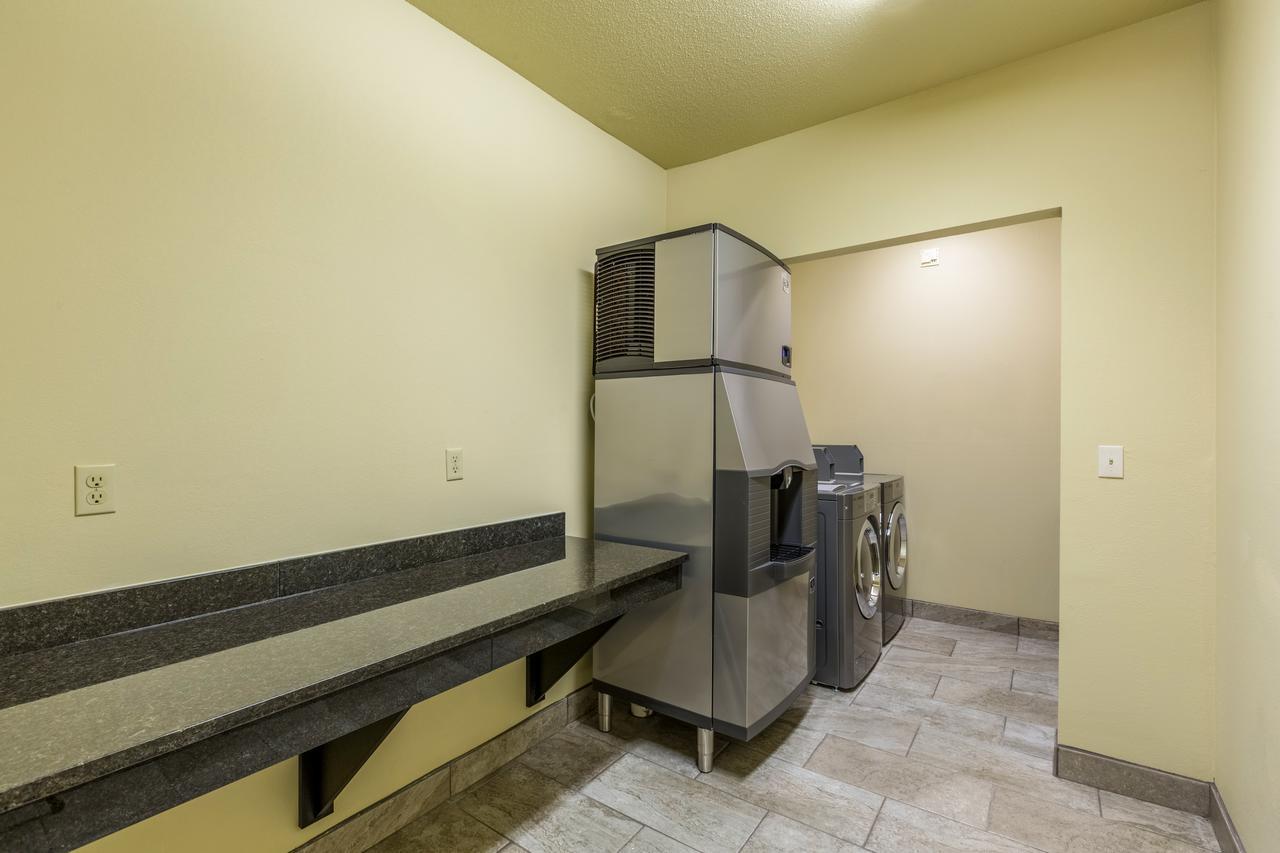 Cobblestone Inn&Suites - Merrill Extérieur photo