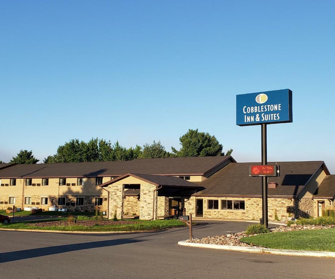 Cobblestone Inn&Suites - Merrill Extérieur photo